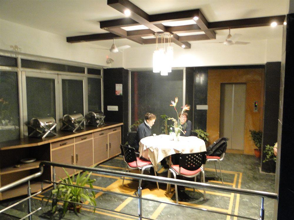 Hotel Crystal Retreat Agra (Uttar Pradesh)